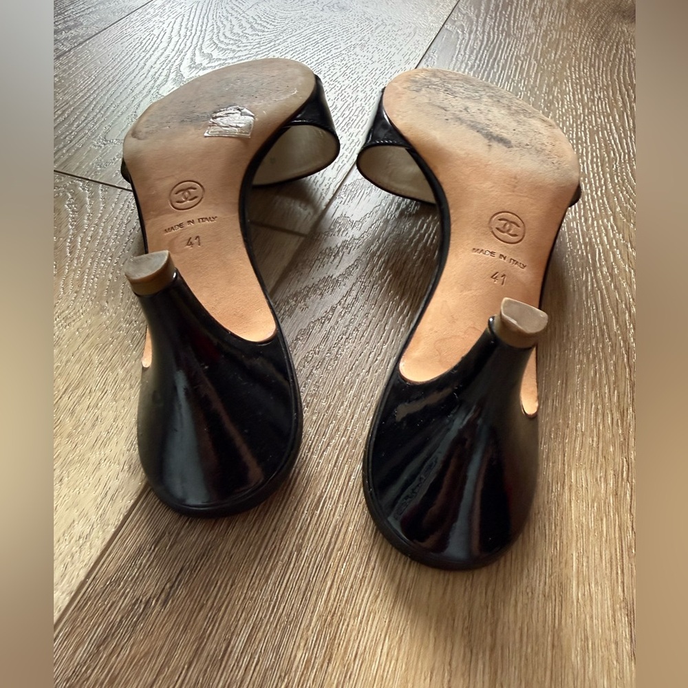 CHANEL Black Patent Leather Slide Mules with Silver CC Logo - Picture 7 of 11
